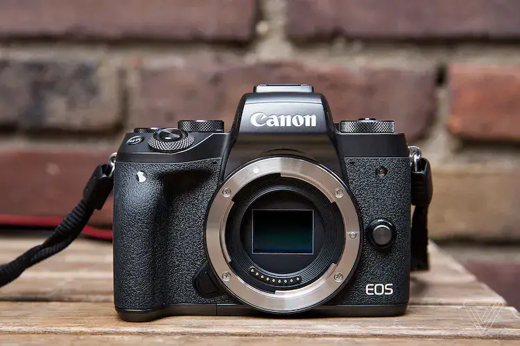 canon m5 01