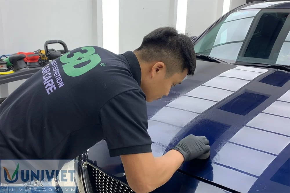 Các Bước Cơ Bản Trong Quy Trình Đánh Bóng Sơn Xe Ô Tô Chuyên Nghiệp Các Bước Cơ Bản Trong Quy Trình Đánh Bóng Sơn Xe Ô Tô Chuyên Nghiệp