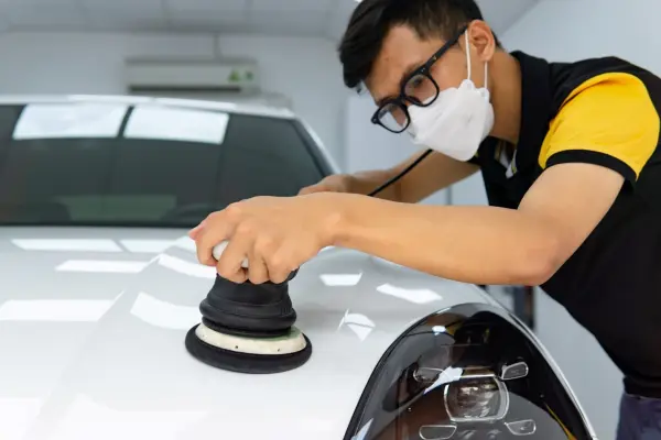 Các Bước Cơ Bản Trong Quy Trình Đánh Bóng Sơn Xe Ô Tô Chuyên Nghiệp Các Bước Cơ Bản Trong Quy Trình Đánh Bóng Sơn Xe Ô Tô Chuyên Nghiệp