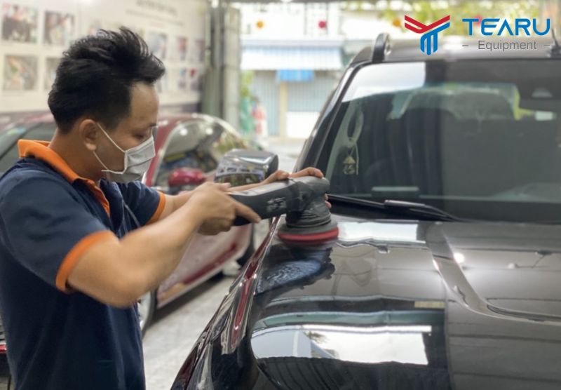 Các Bước Cơ Bản Trong Quy Trình Đánh Bóng Sơn Xe Ô Tô Chuyên Nghiệp Các Bước Cơ Bản Trong Quy Trình Đánh Bóng Sơn Xe Ô Tô Chuyên Nghiệp