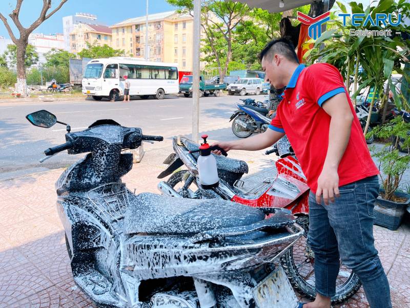 Hướng Dẫn Sử Dụng Nước Rửa Xe Siêu Bọt Hiệu Quả và An Toàn Hướng Dẫn Sử Dụng Nước Rửa Xe Siêu Bọt Hiệu Quả và An Toàn