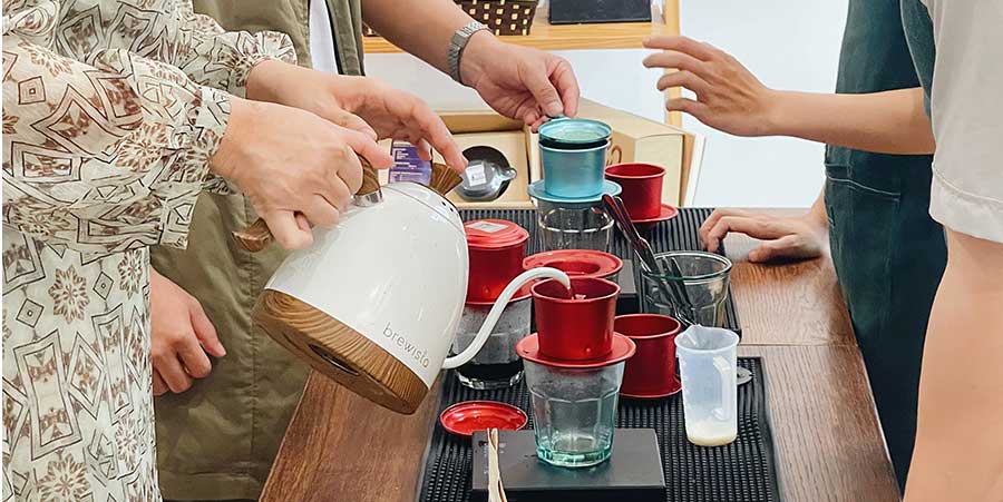 Khám Phá Hương Vị Độc Đáo Của Cà Phê Hạt Phỉ Và Cà Phê Hạt Rang Mộc