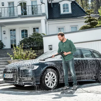 Lợi Ích Của Nước Rửa Xe Không Chạm Cho Xế Yêu