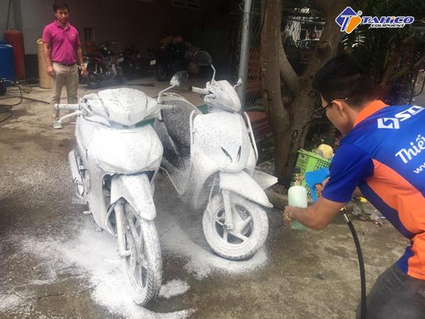 Nước Rửa Xe Ô Tô Siêu Bọt 3M: Đánh Giá Chi Tiết và So Sánh Nước Rửa Xe Ô Tô Siêu Bọt 3M: Đánh Giá Chi Tiết và So Sánh