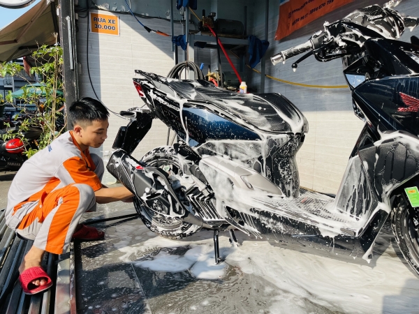 Nước Rửa Xe Siêu Bọt: Lợi Ích và Cách Sử Dụng