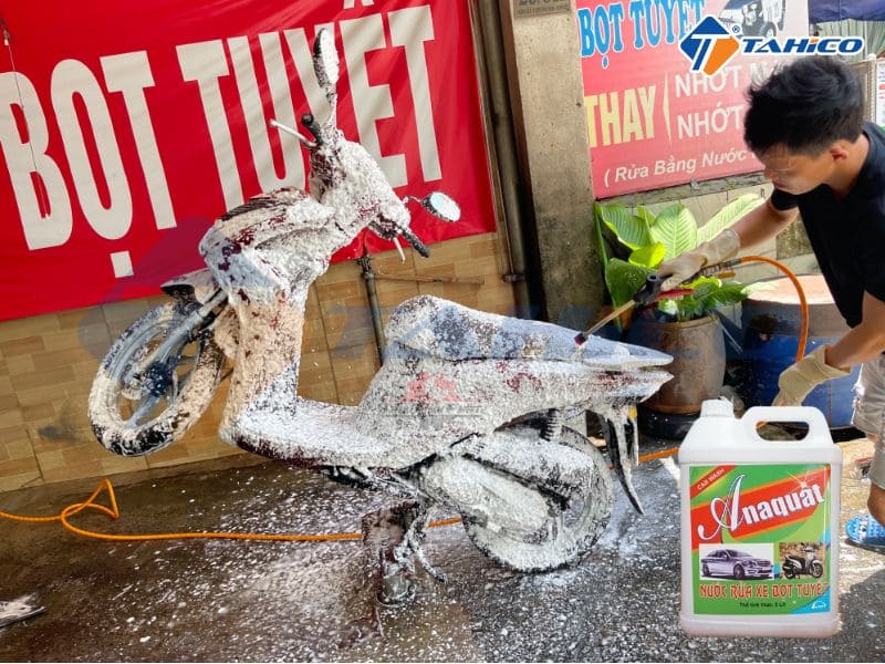 Nước Rửa Xe Siêu Bọt: Lợi Ích và Cách Sử Dụng