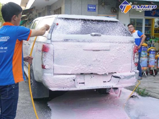 Nước Rửa Xe Siêu Bọt: Lợi Ích và Cách Sử Dụng