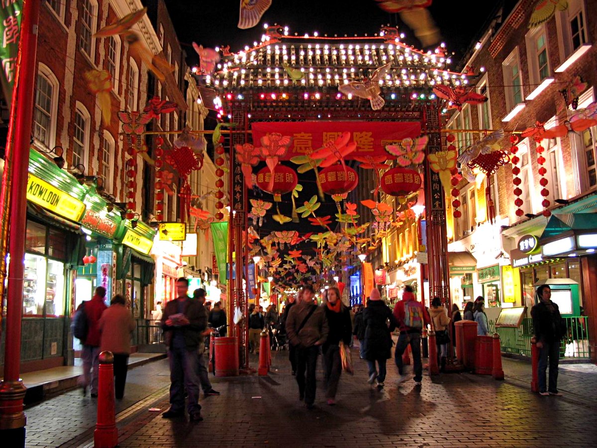 Tết Nguyên Tiêu trong Tiếng Trung và Tiếng Anh: Cách Gọi và Ý Nghĩa Văn Hóa