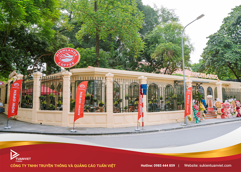 Tìm hiểu về lịch sử phát triển và thành công của Highlands Coffee Tìm hiểu về lịch sử phát triển và thành công của Highlands Coffee
