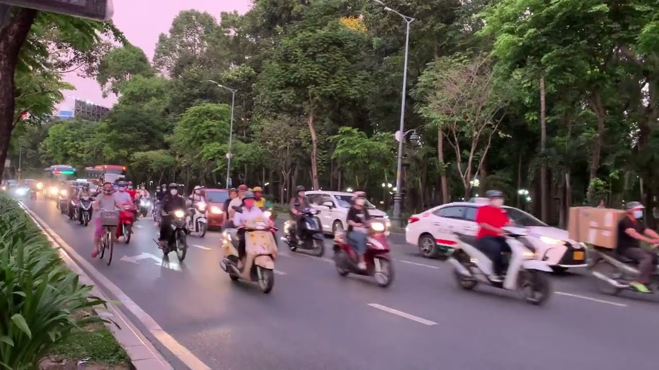Bến xe Sài Gòn - Trung tâm giao thương quan trọng của thành phố