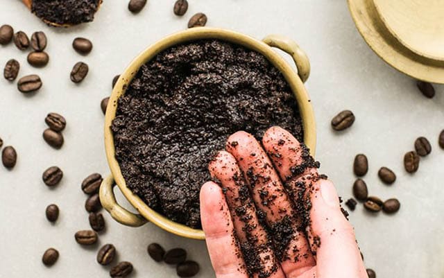Cách khử mùi ô tô bằng cafe đơn giản nhưng hiệu quả
