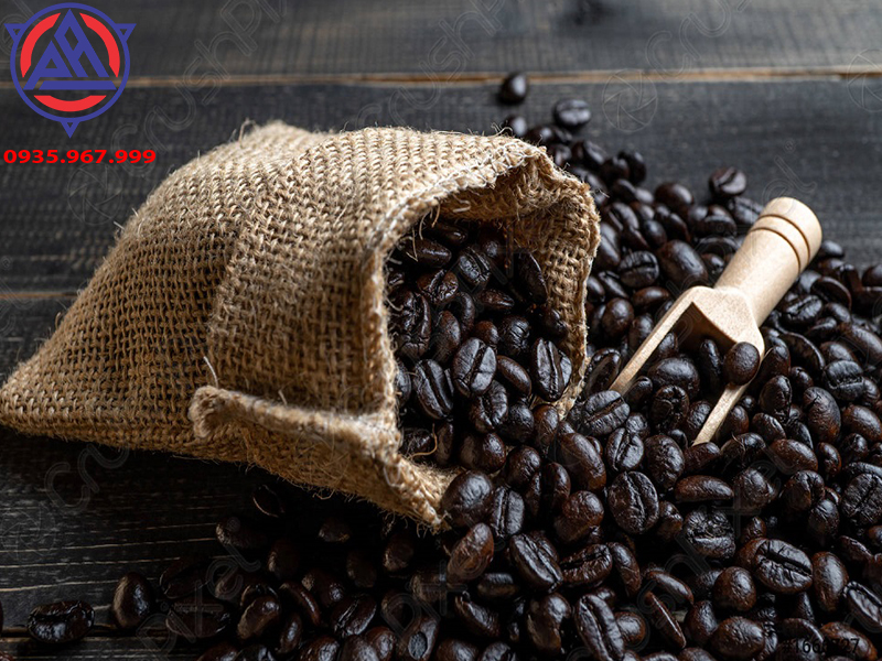Cách khử mùi ô tô bằng cafe đơn giản nhưng hiệu quả