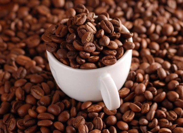 Cách khử mùi ô tô bằng cafe đơn giản nhưng hiệu quả