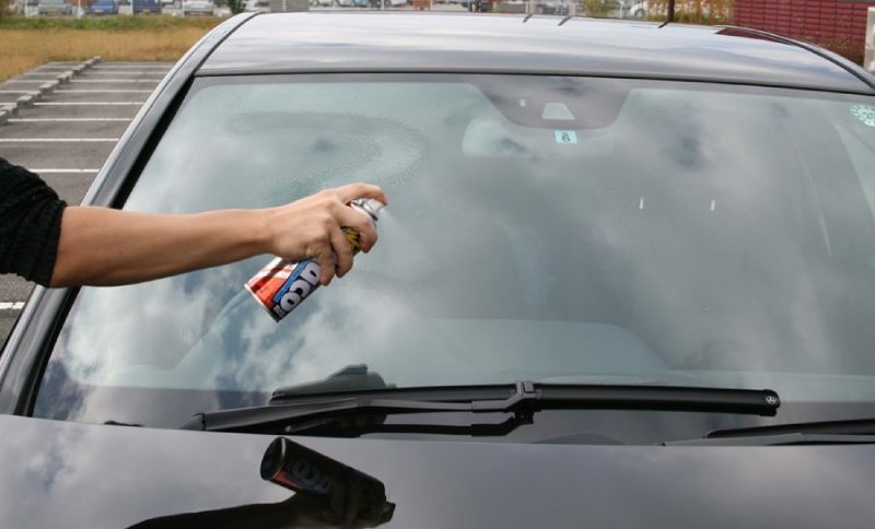 Chống bám nước trên kính xe ô tô: Giải pháp tối ưu Chống bám nước trên kính xe ô tô: Giải pháp tối ưu