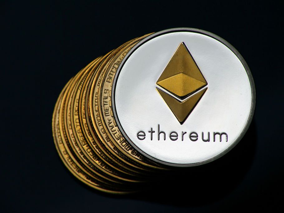 Ethereum ETH: Sụp Đổ Hay Phục Hồi? Ethereum ETH: Sụp Đổ Hay Phục Hồi?