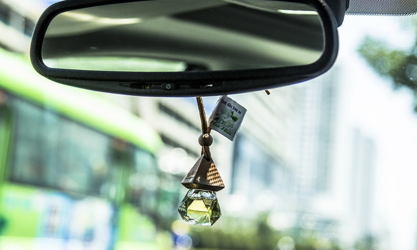 Khử mùi ô tô hiệu quả với các nguyên liệu tự nhiên: Trái thơm, cà phê, lá dứa...