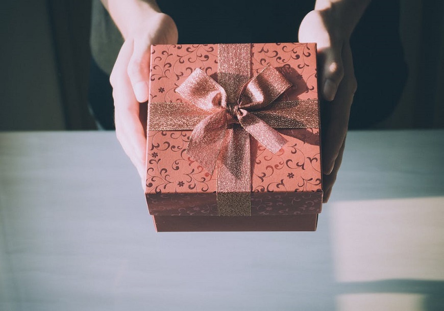Quà Tặng Ngày 8 Tháng 3: Giải Mã Ý Nghĩa Và Bí Quyết Chọn Quà Phù Hợp qua tang ngay 8 thang 3 giai ma y nghia va bi quyet chon qua phu hop 67c6a62f94a71