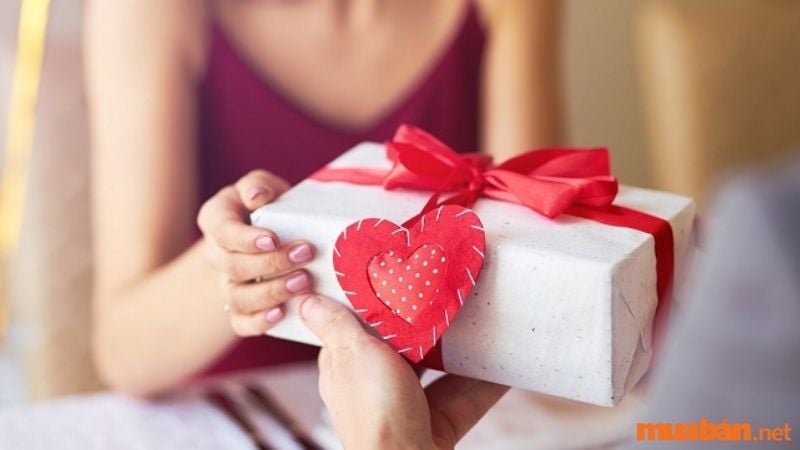 Quà Tặng Ngày 8 Tháng 3: Giải Mã Ý Nghĩa Và Bí Quyết Chọn Quà Phù Hợp Quà Tặng Ngày 8 Tháng 3: Giải Mã Ý Nghĩa Và Bí Quyết Chọn Quà Phù Hợp