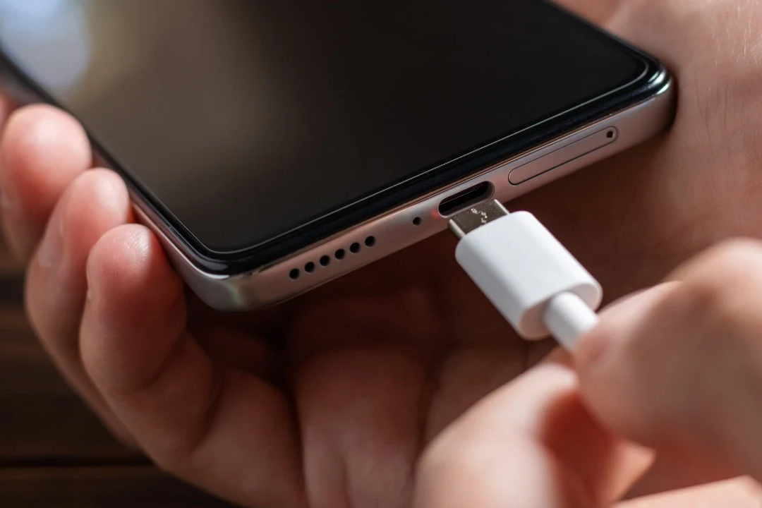 Sạc không dây iPhone - Giải pháp hiện đại cho nhu cầu sạc pin sac khong day iphone giai phap hien dai cho nhu cau sac pin 67ea46fb33d46